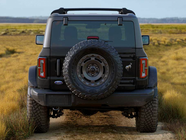 Rear view of a black 2024 Ford Bronco | Ford dealer in Suitland, MD | Banister Ford of Marlow Heights