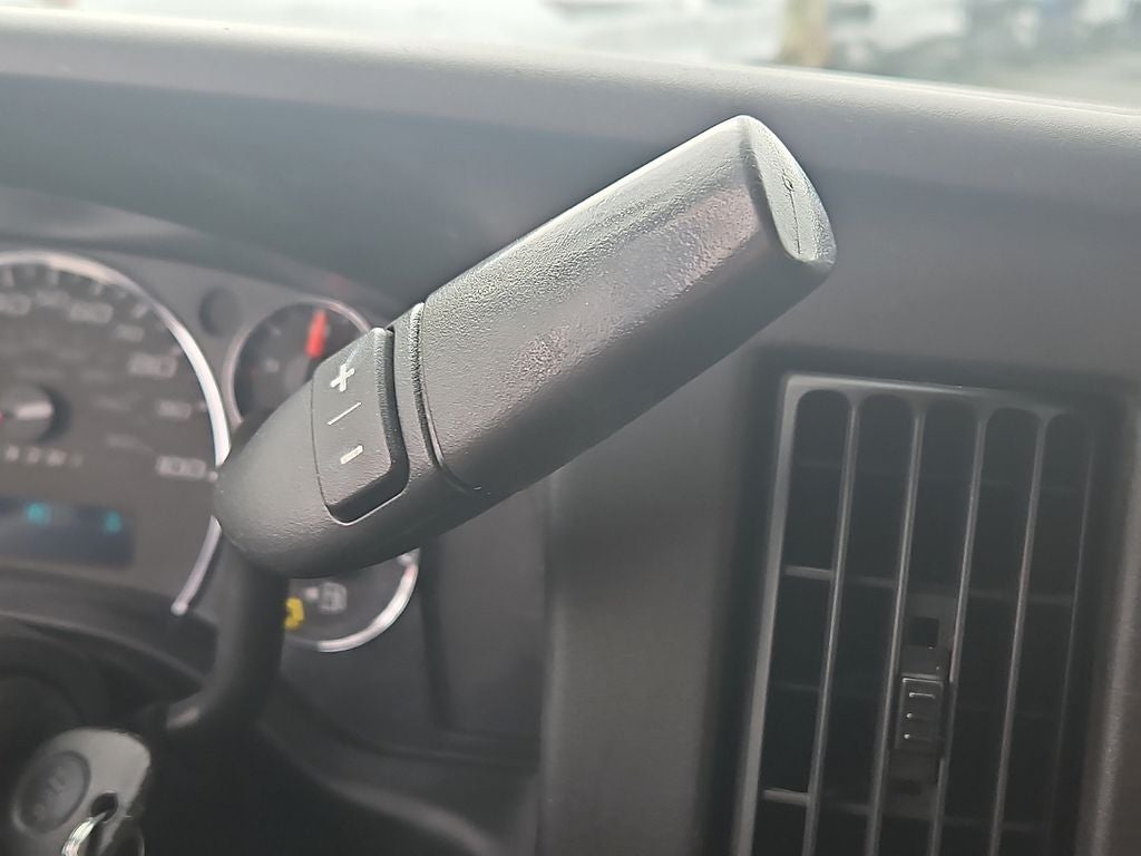 2011 Chevrolet Express 1LT