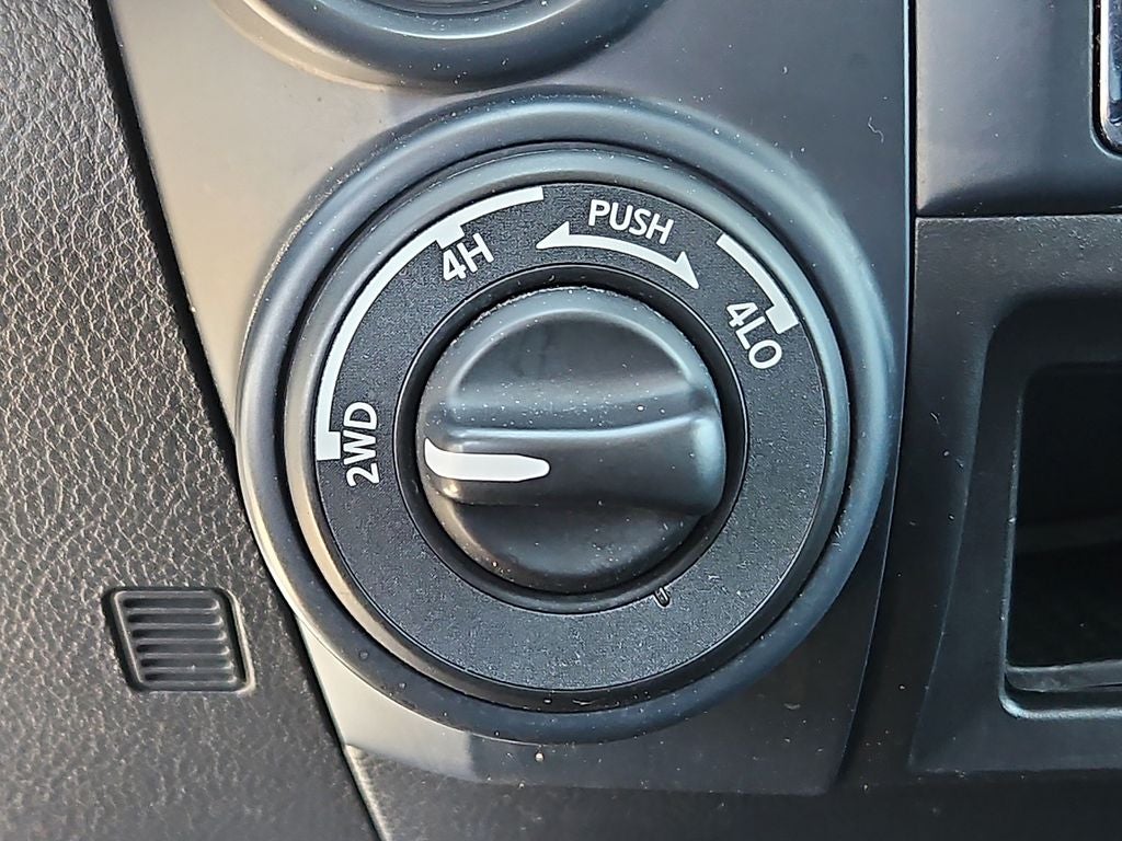 2023 Nissan Titan SV