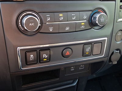 2023 Nissan Titan SV