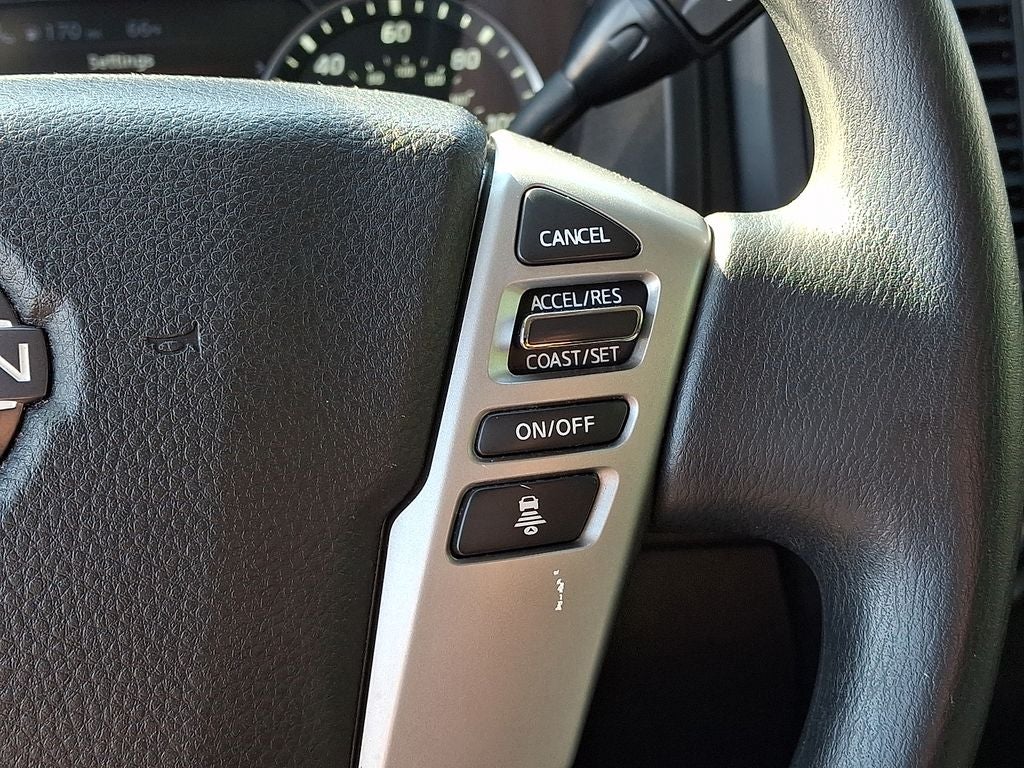 2023 Nissan Titan SV