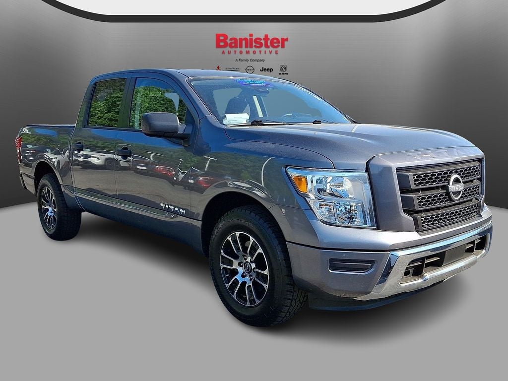 2023 Nissan Titan SV