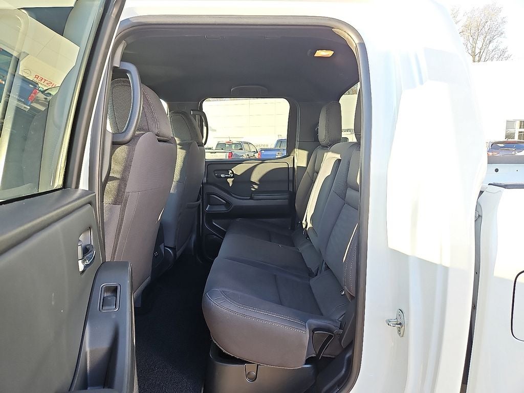 2023 Nissan Frontier SV