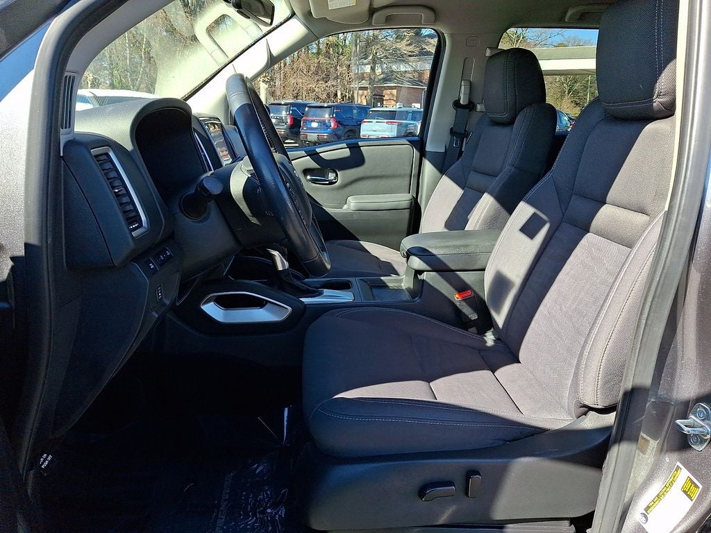 2023 Nissan Frontier SV