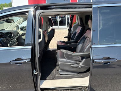 2023 Chrysler Pacifica Hybrid Touring L