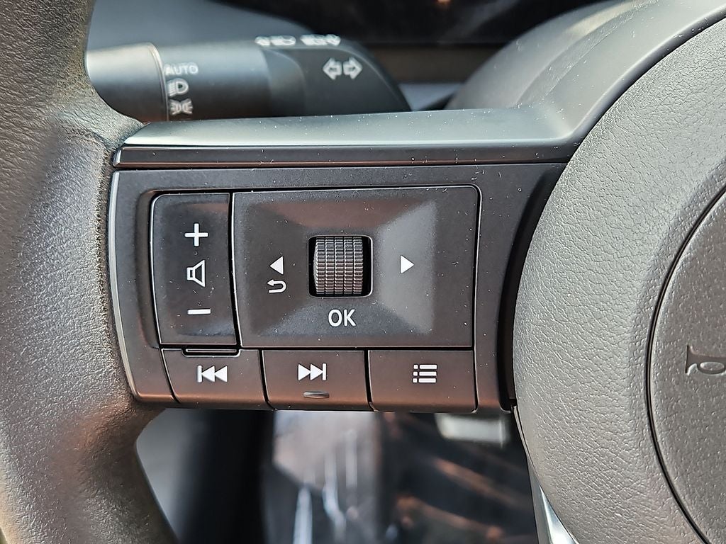 2025 Nissan Kicks S