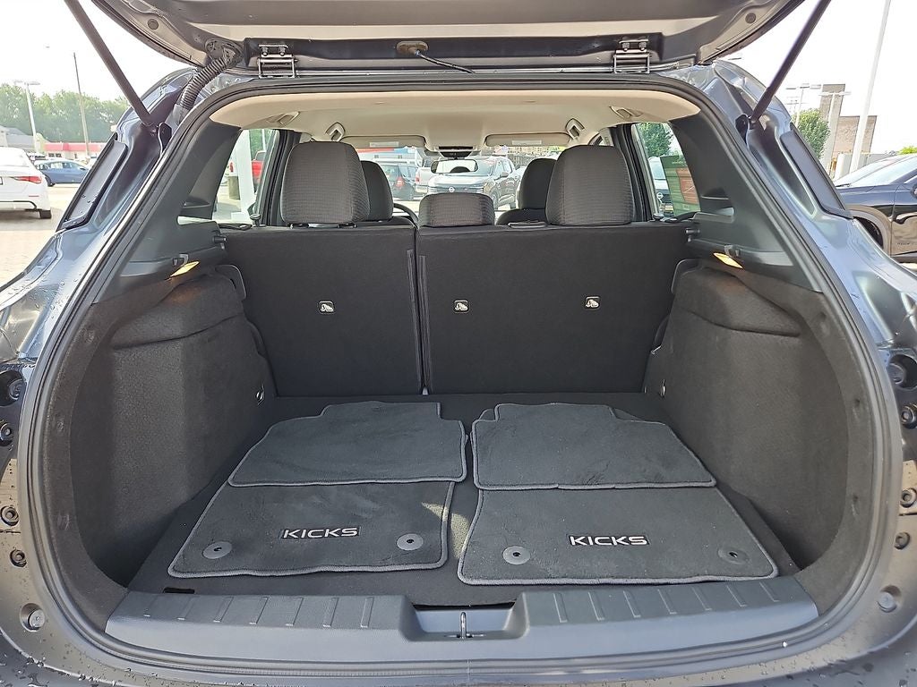 2025 Nissan Kicks S