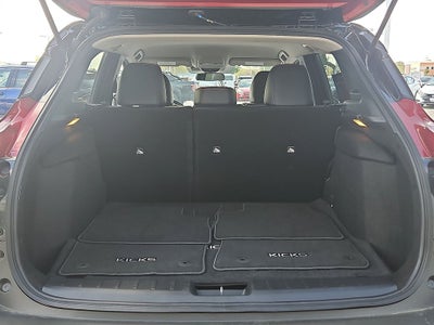 2025 Nissan Kicks SR