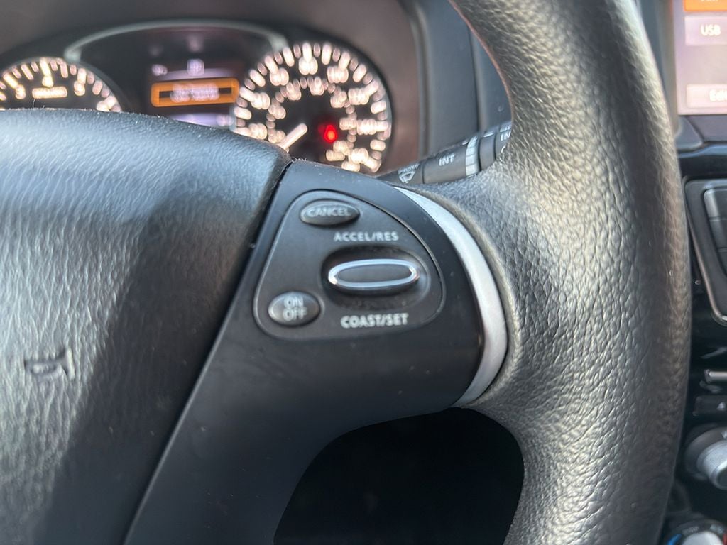 2020 Nissan Pathfinder S