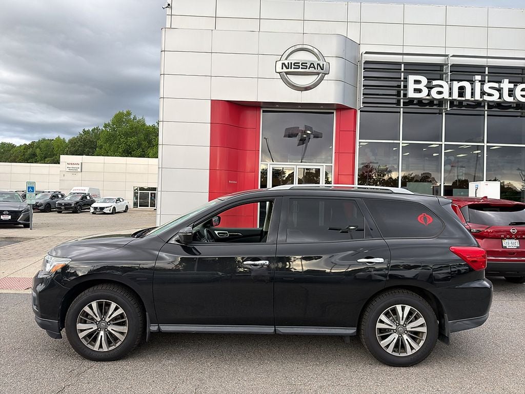 2020 Nissan Pathfinder SV