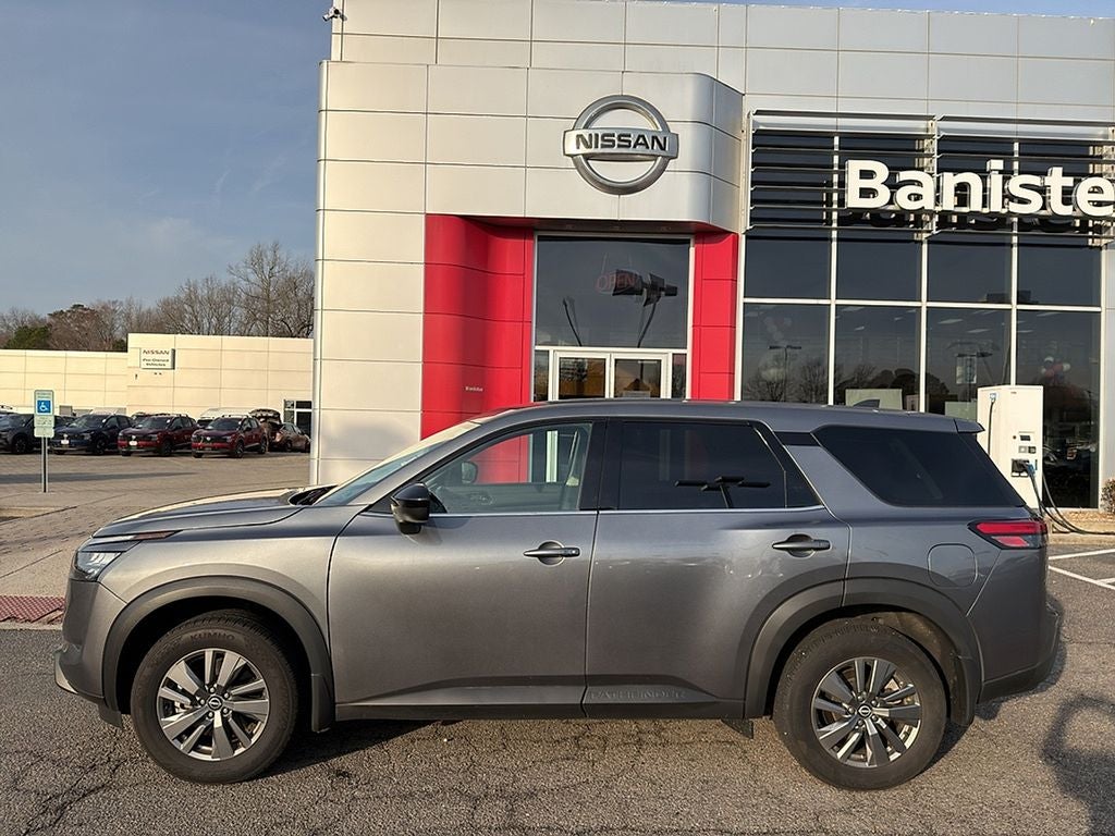 2025 Nissan Pathfinder S