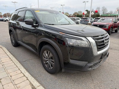 2024 Nissan Pathfinder SV