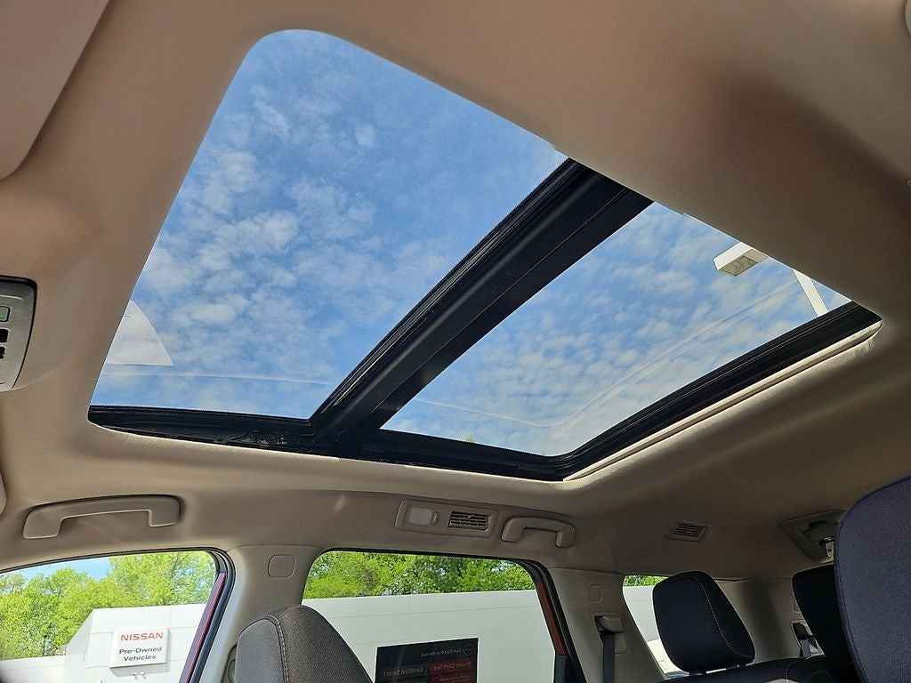 2024 Nissan Pathfinder SV