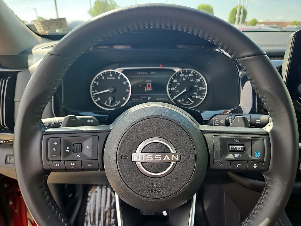 2024 Nissan Pathfinder SV