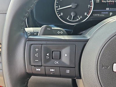 2024 Nissan Pathfinder SV