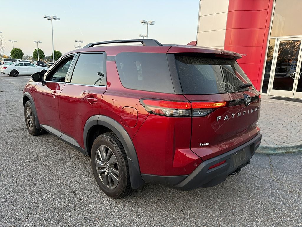 2024 Nissan Pathfinder SV