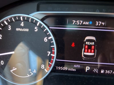 2025 Nissan Pathfinder SV