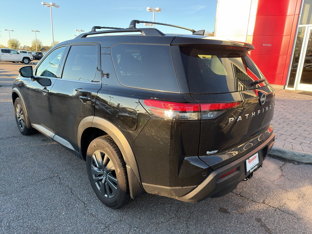 2025 Nissan Pathfinder SV
