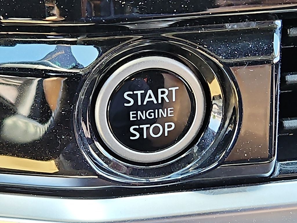 2023 Nissan Pathfinder SV