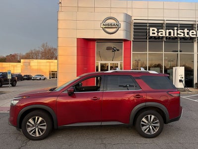 2022 Nissan Pathfinder SL