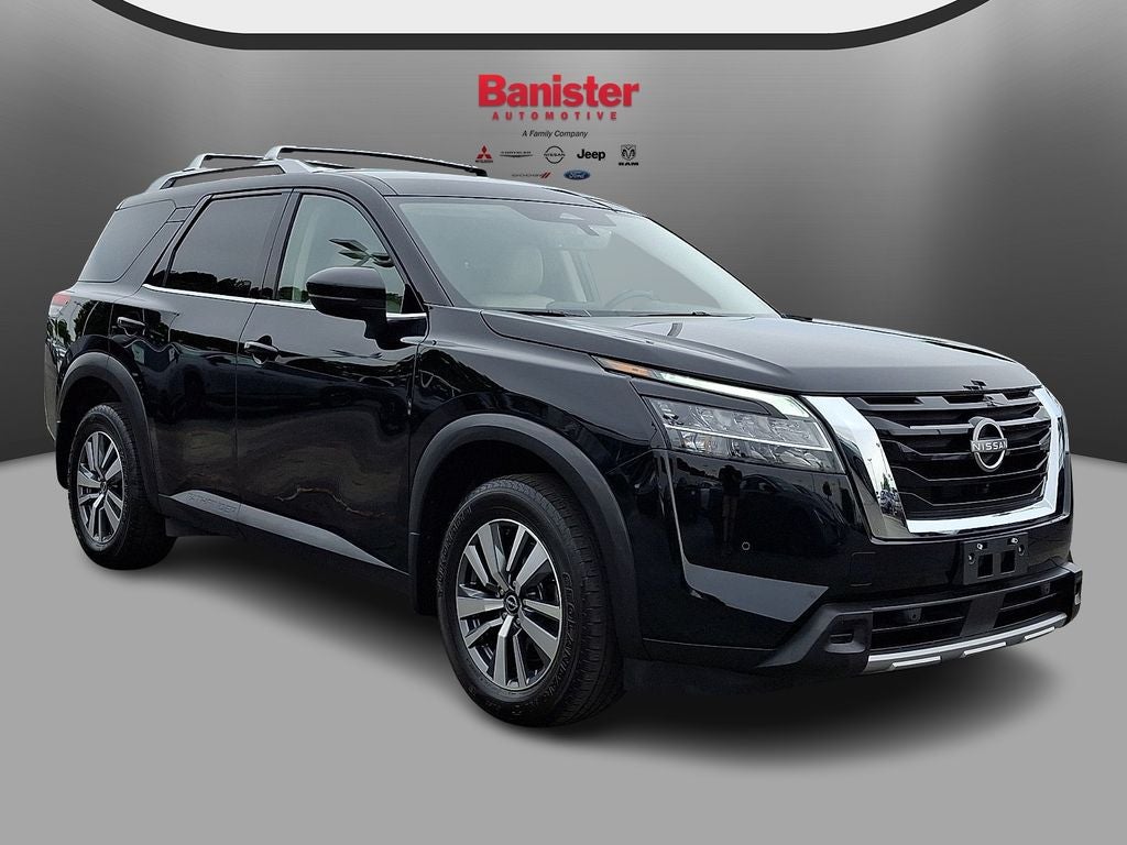 2023 Nissan Pathfinder SL