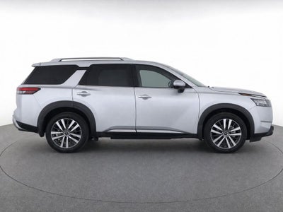 2022 Nissan Pathfinder Platinum