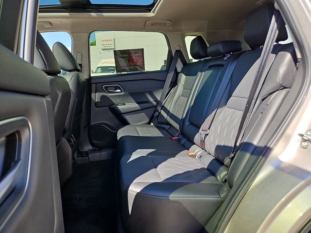 2025 Nissan Rogue Platinum