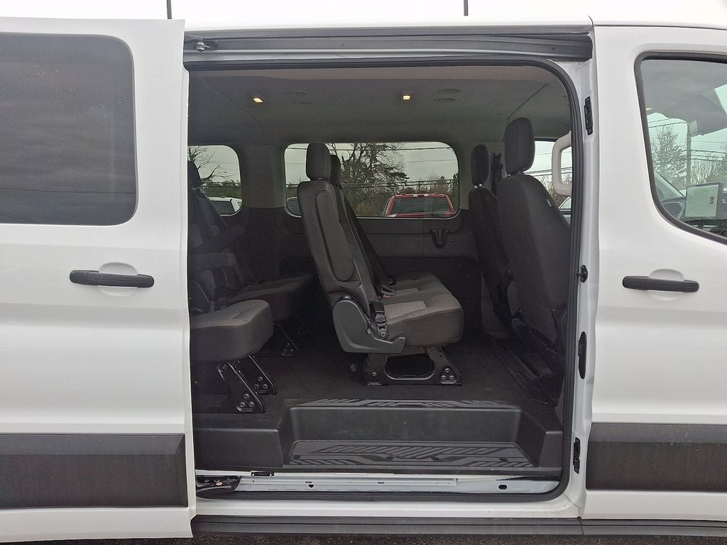 2023 Ford Transit Wagon XLT