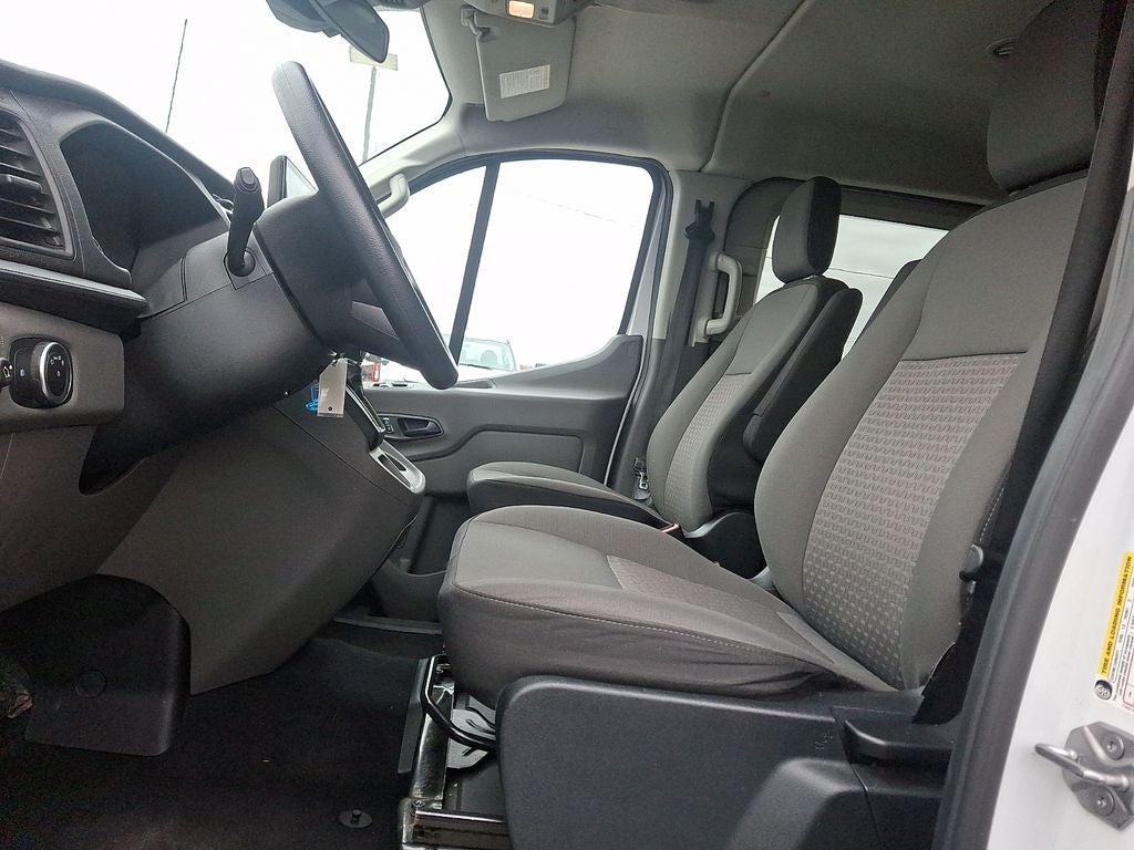 2023 Ford Transit Wagon XLT