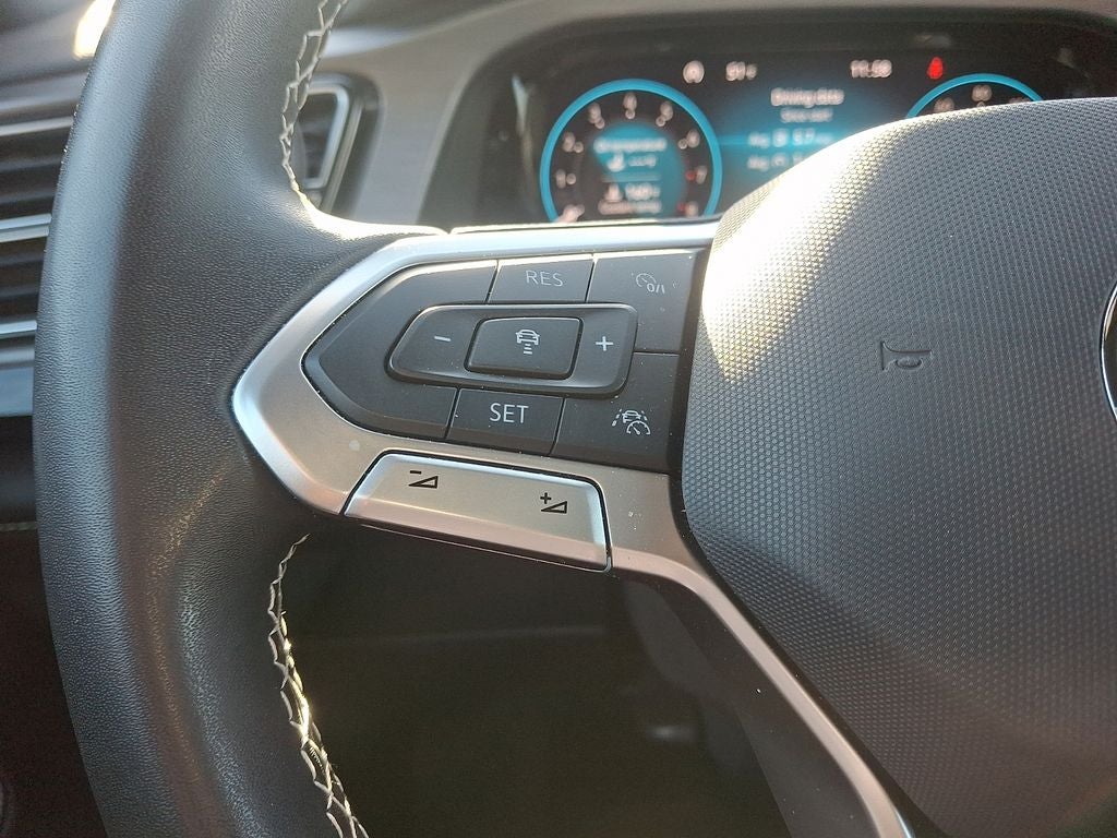 2024 Volkswagen Atlas Cross Sport 2.0T SE w/Technology