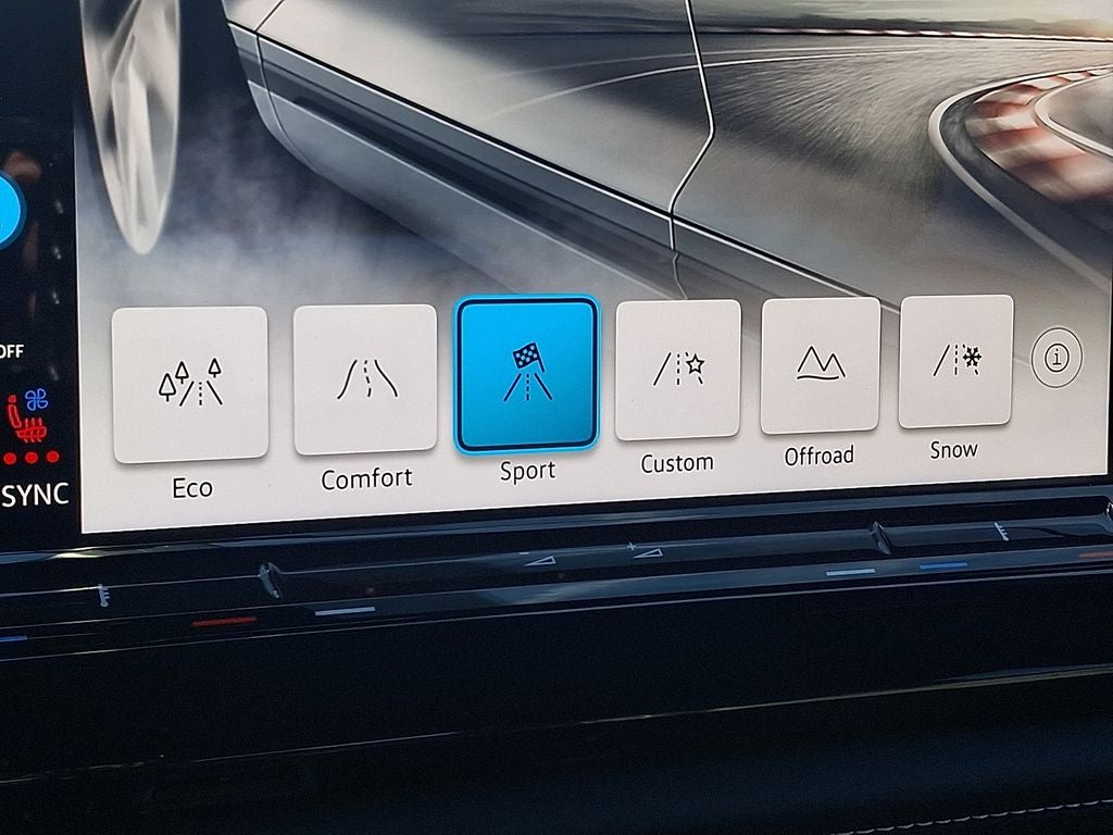 2024 Volkswagen Atlas Cross Sport 2.0T SE w/Technology