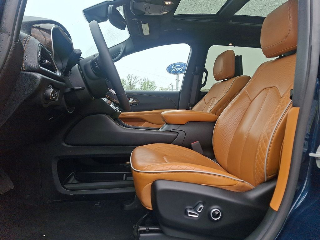 2023 Chrysler Pacifica Hybrid Pinnacle