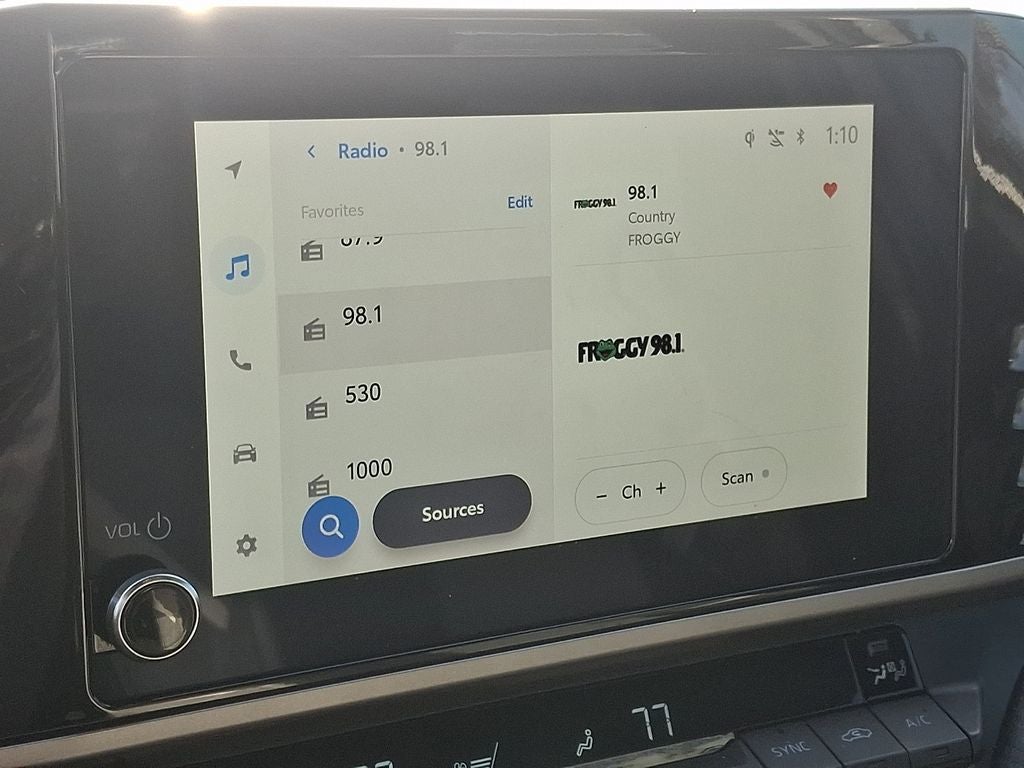 2025 Toyota Camry Hybrid SE