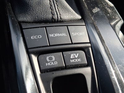 2025 Toyota Camry Hybrid SE