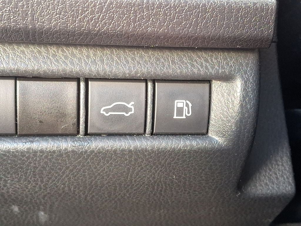 2025 Toyota Camry Hybrid SE