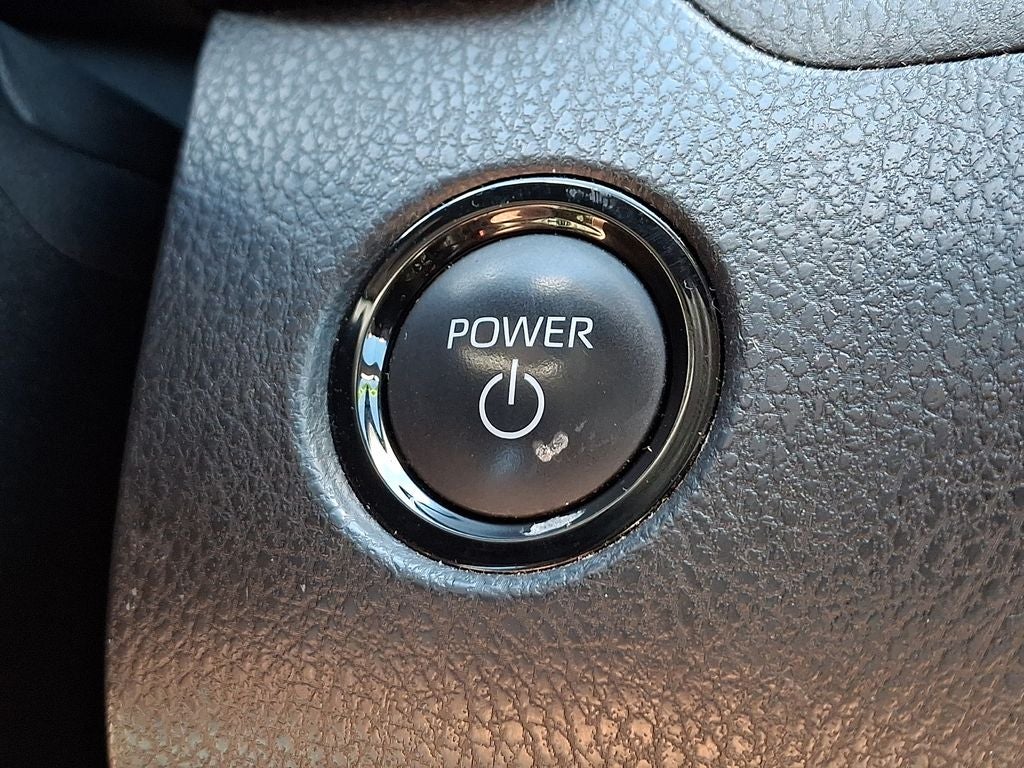 2025 Toyota Camry Hybrid LE