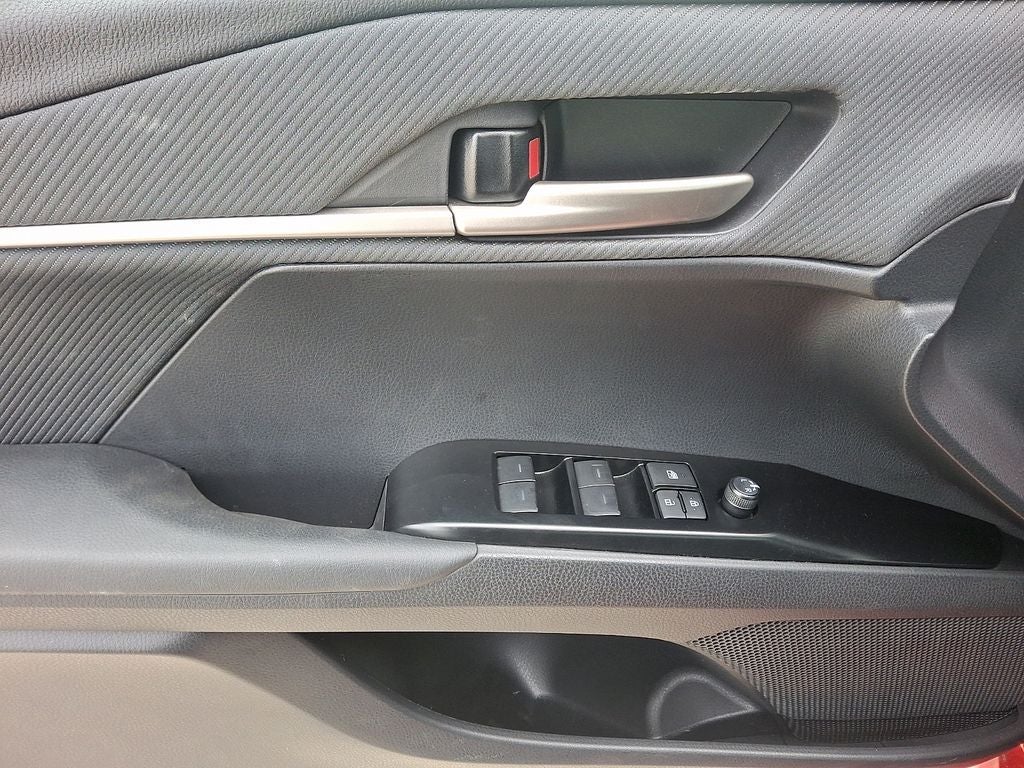 2025 Toyota Camry Hybrid SE