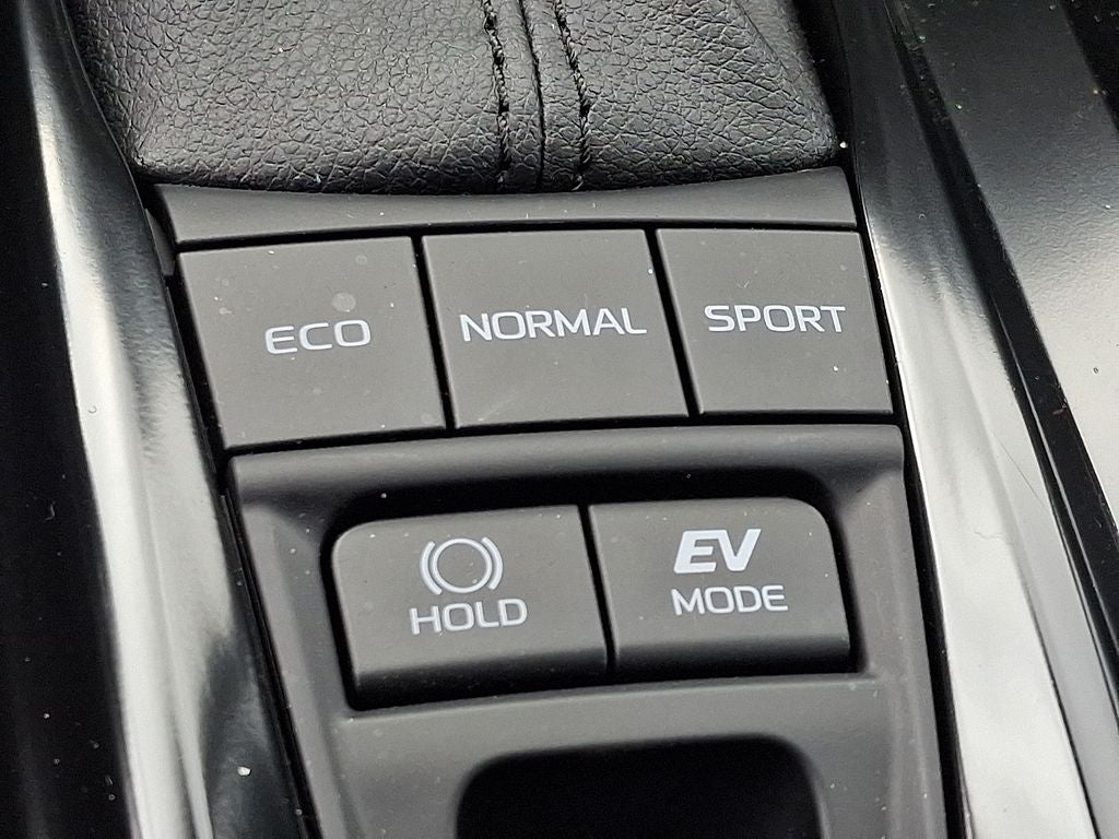 2025 Toyota Camry Hybrid SE