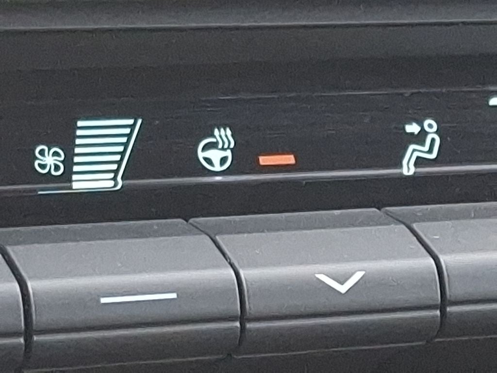 2025 Toyota Camry Hybrid SE