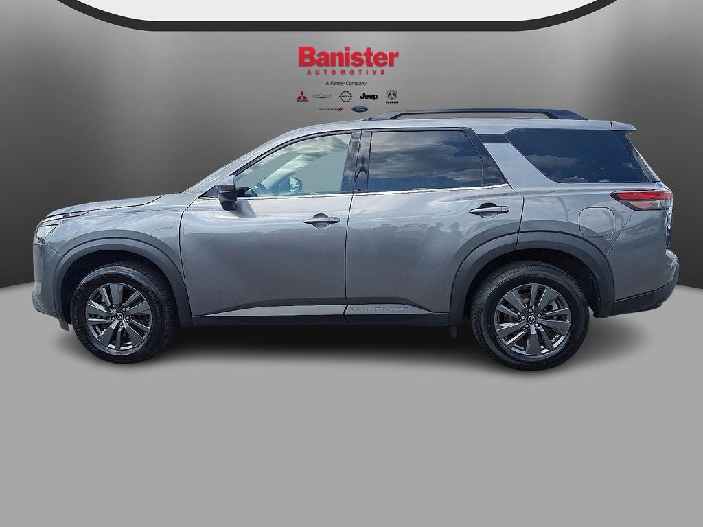 2024 Nissan Pathfinder SV