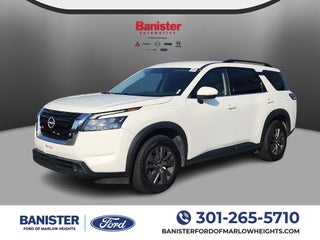 2024 Nissan Pathfinder SV