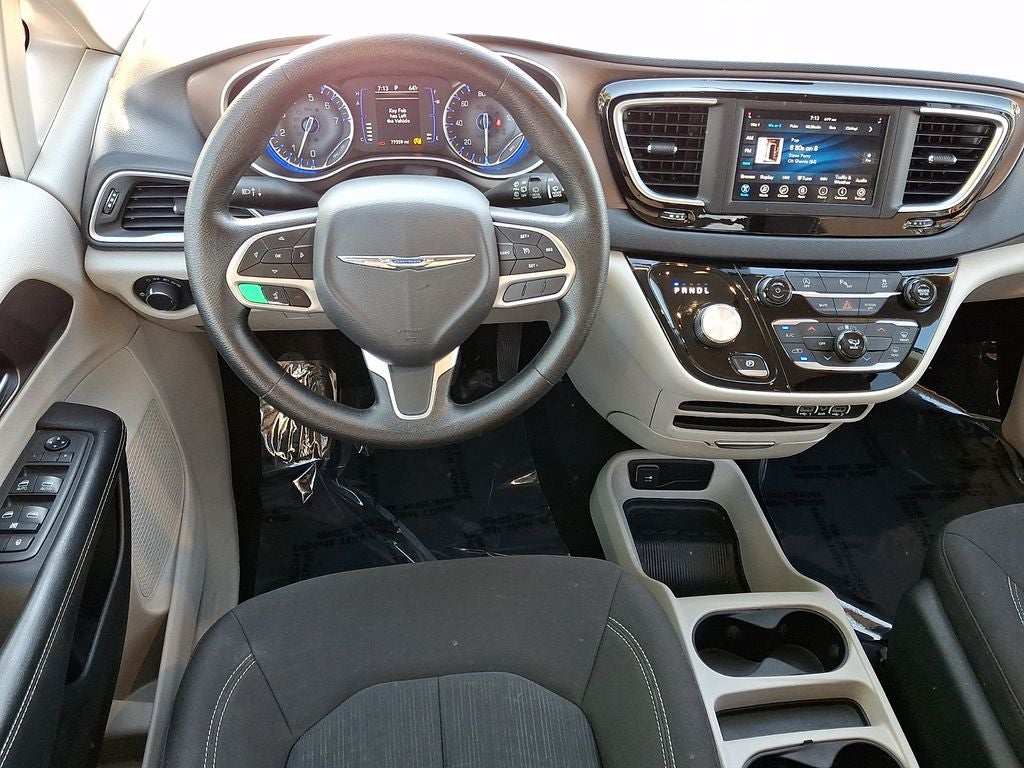 2021 Chrysler Voyager LX