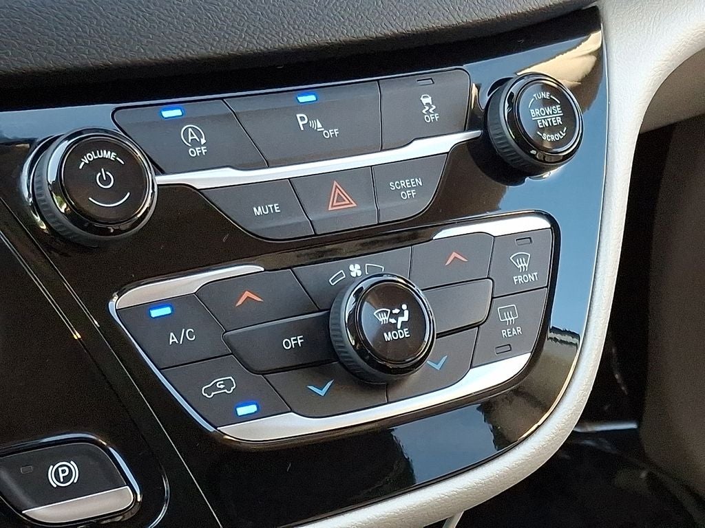 2021 Chrysler Voyager LX