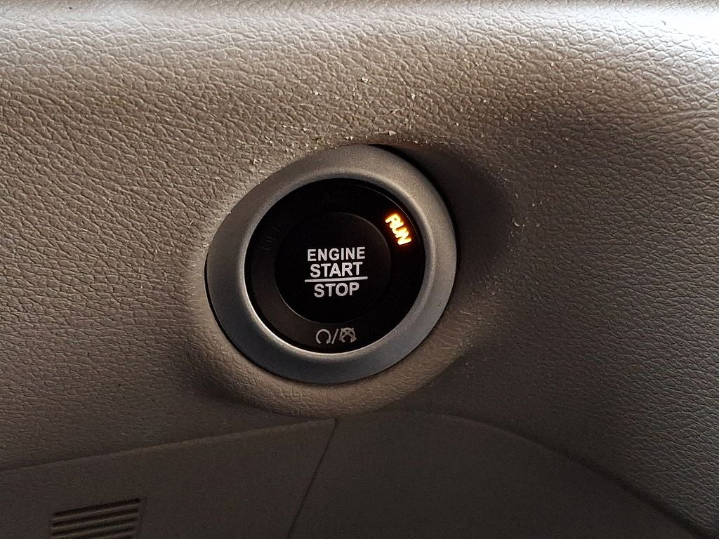 2021 Chrysler Voyager LX