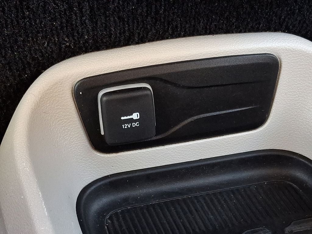 2021 Chrysler Voyager LX