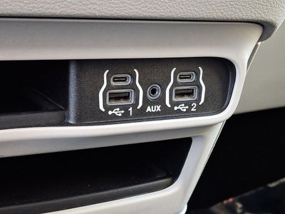 2021 Chrysler Voyager LX