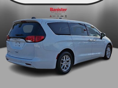2021 Chrysler Voyager LX