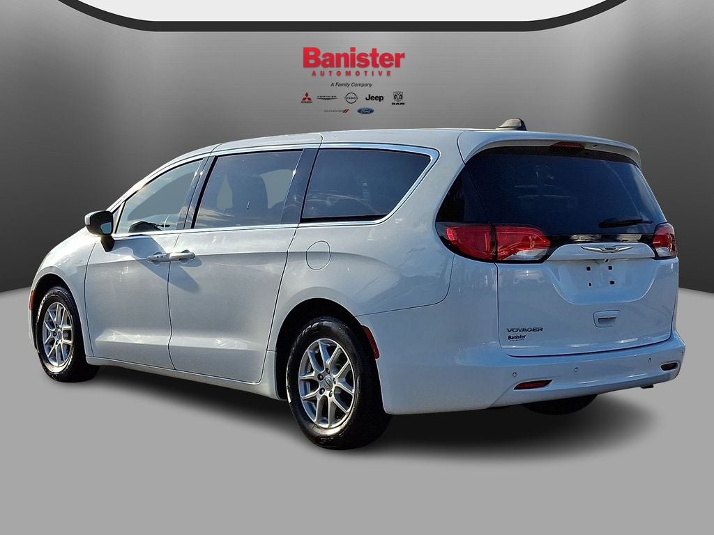2021 Chrysler Voyager LX