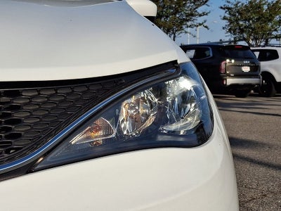 2021 Chrysler Voyager LX