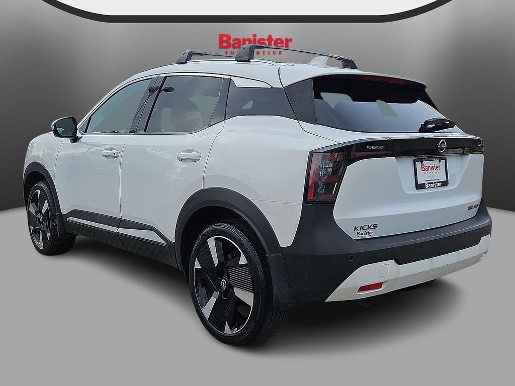 2025 Nissan Kicks SR